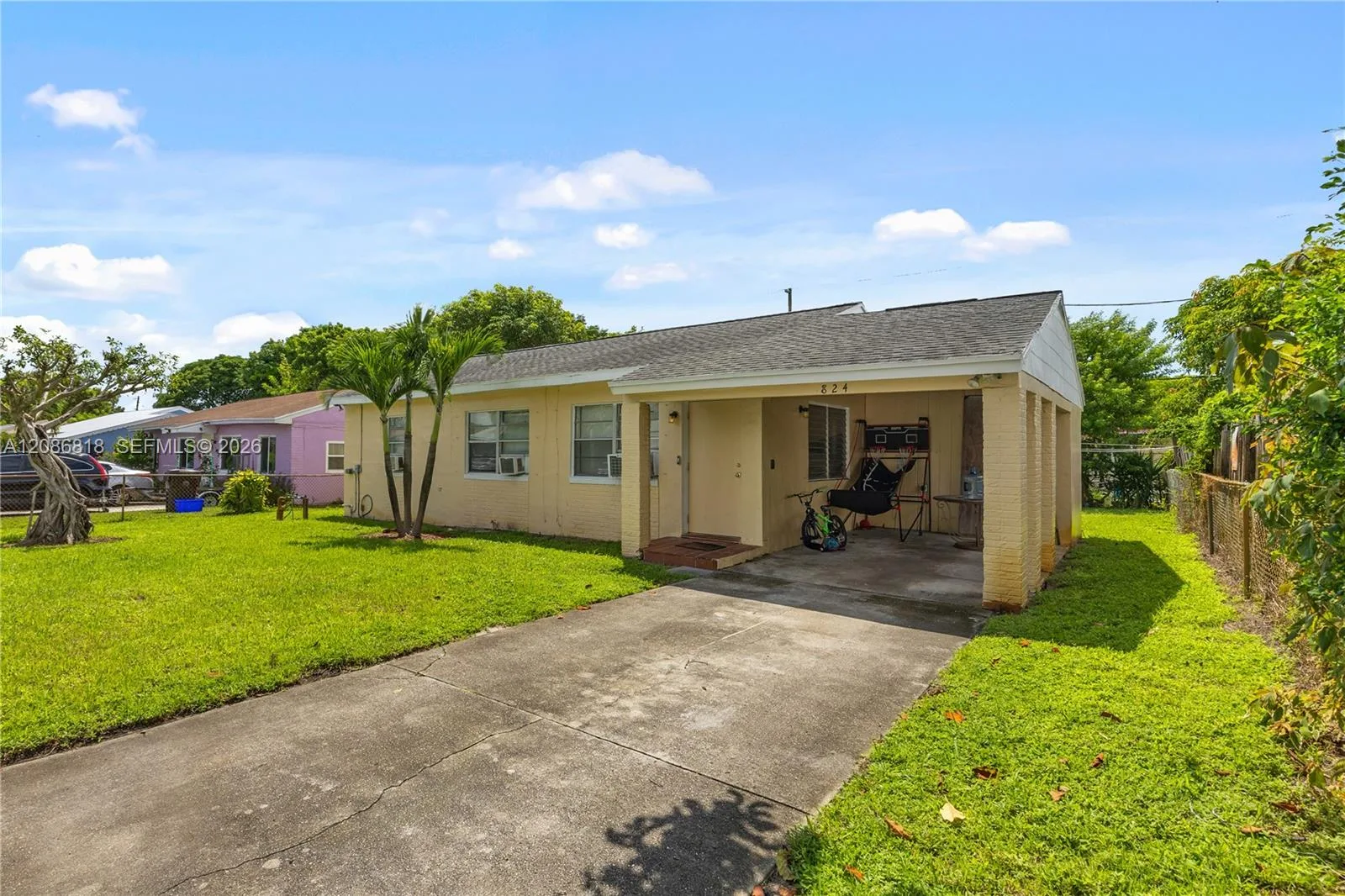824 44th St, West Palm Beach, FL 33407
