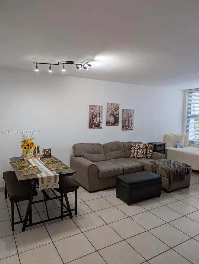 2899 Collins Ave # 736, Miami Beach, FL 33140 photo 12