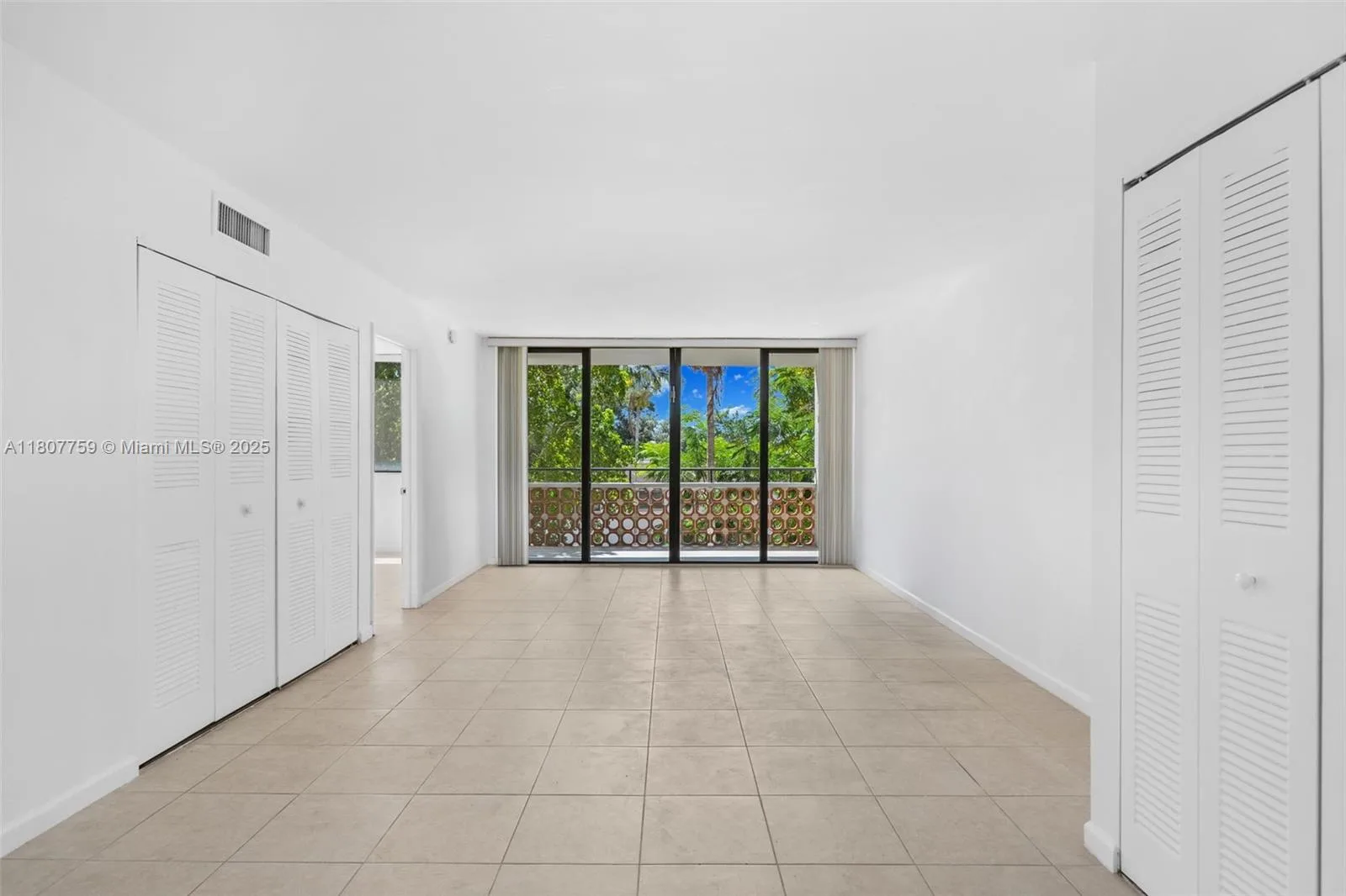 4222 Inverrary Blvd # 4211, Lauderhill, FL 33319 photo 3