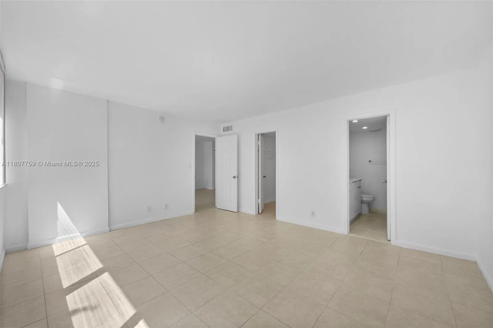 4222 Inverrary Blvd # 4211, Lauderhill, FL 33319 photo 8