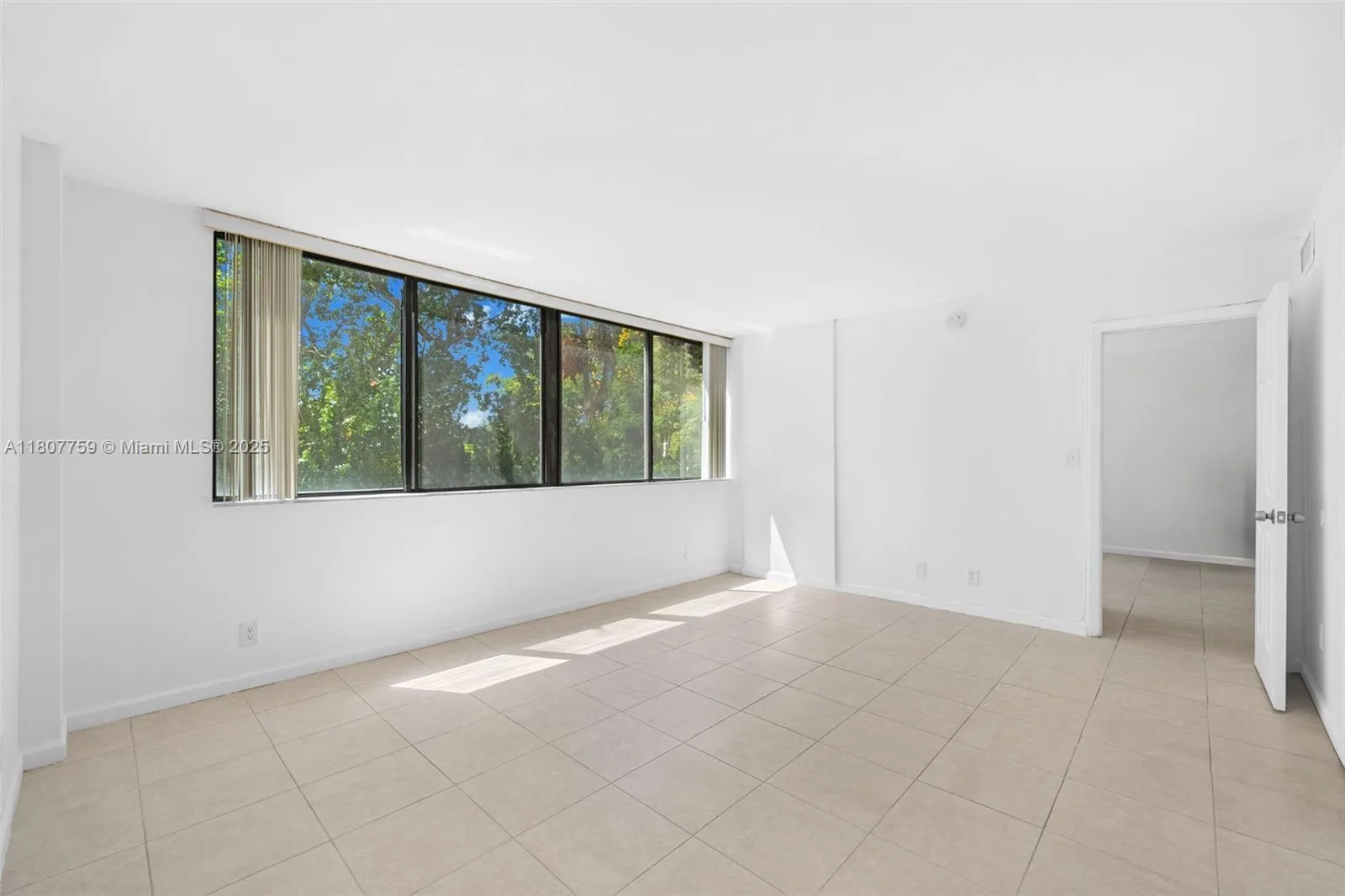 4222 Inverrary Blvd # 4211, Lauderhill, FL 33319 photo 9