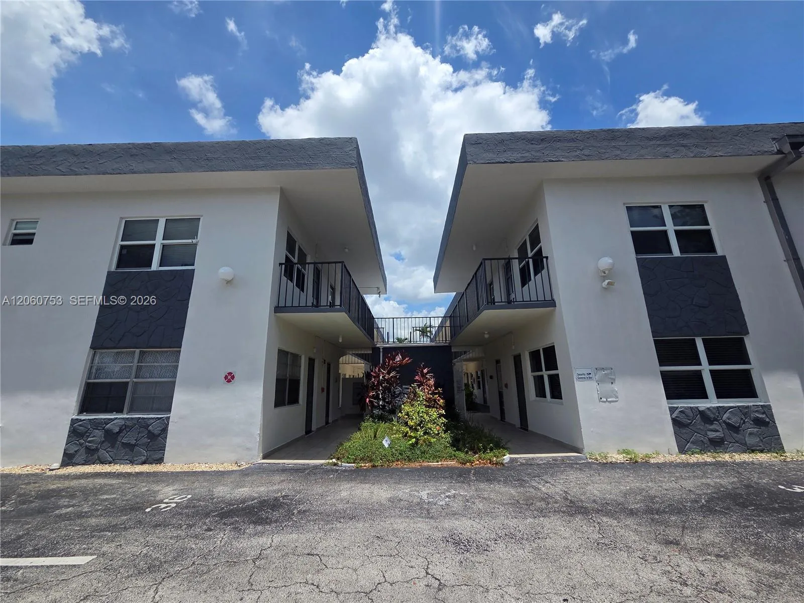 415 NE 2nd St # 229, Hallandale Beach, FL 33009 photo 3