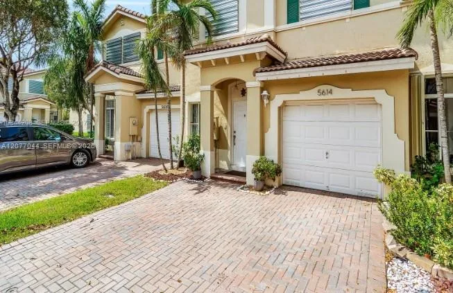 5614 NW 112th Pl, Doral, FL 33178 photo 3
