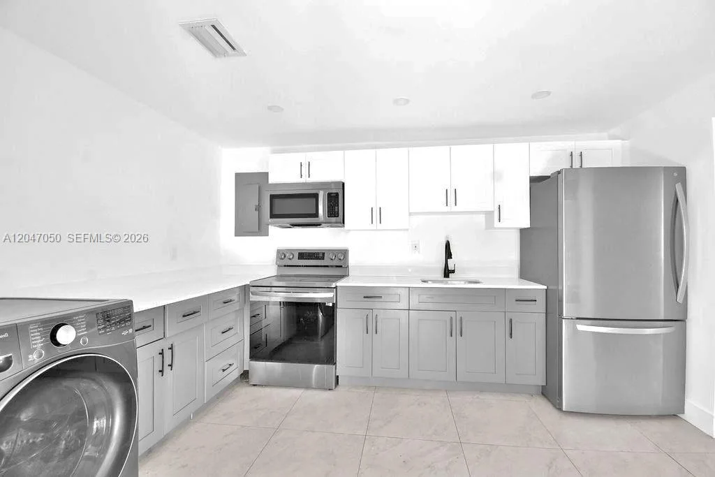 1102 NW 103rd St, Miami, FL 33150 photo 7