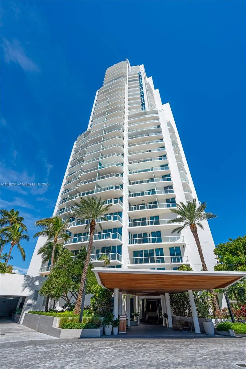 50 S Pointe Dr # 606, Miami Beach, FL 33139