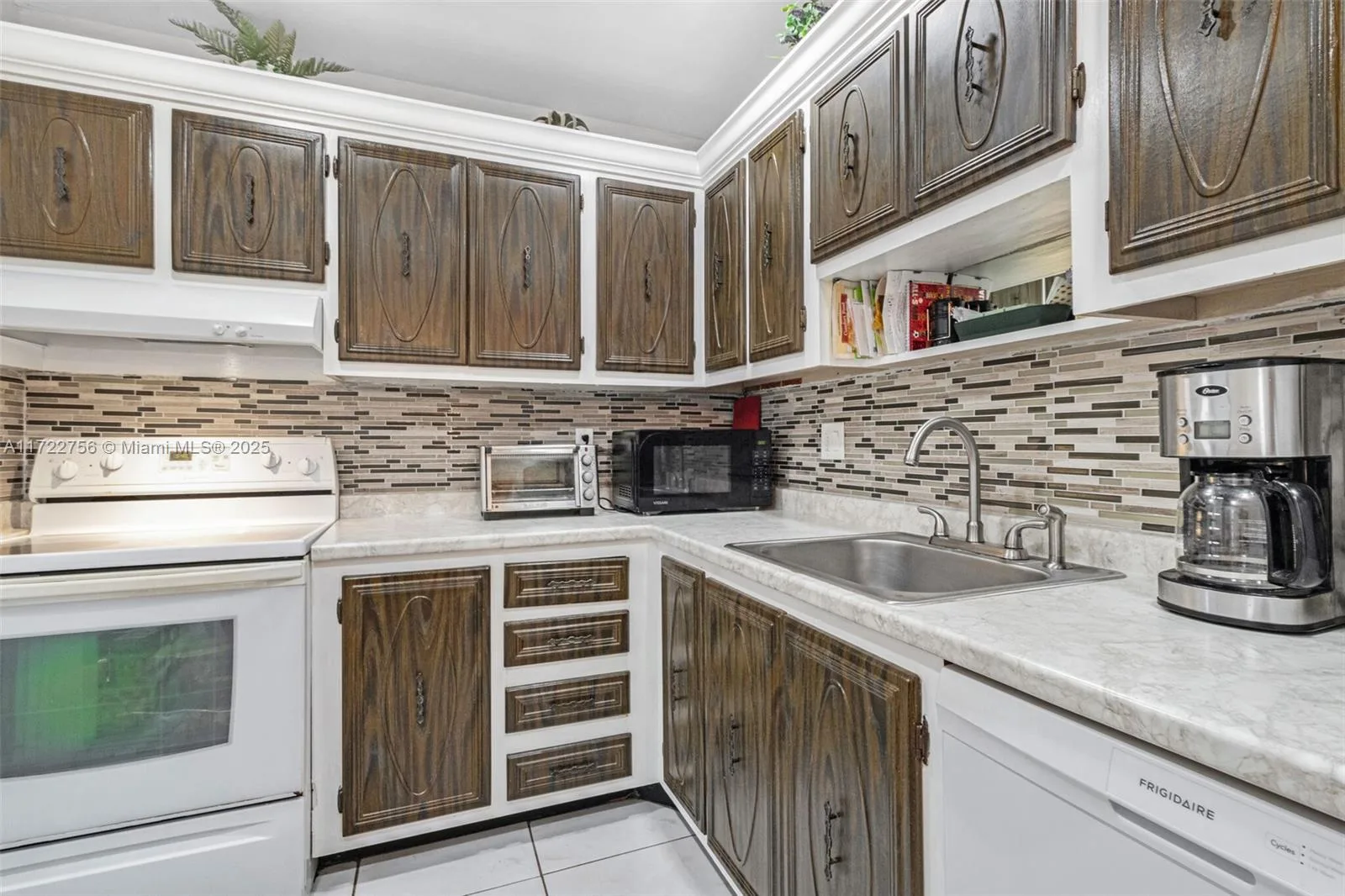 4000 NW 44th Ave # 205, Lauderdale Lakes, FL 33319 photo 5