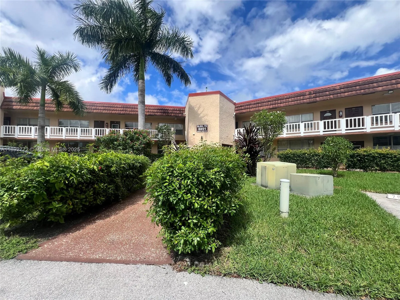 8851 Sunrise Lakes Blvd # 109, Sunrise, FL 33322