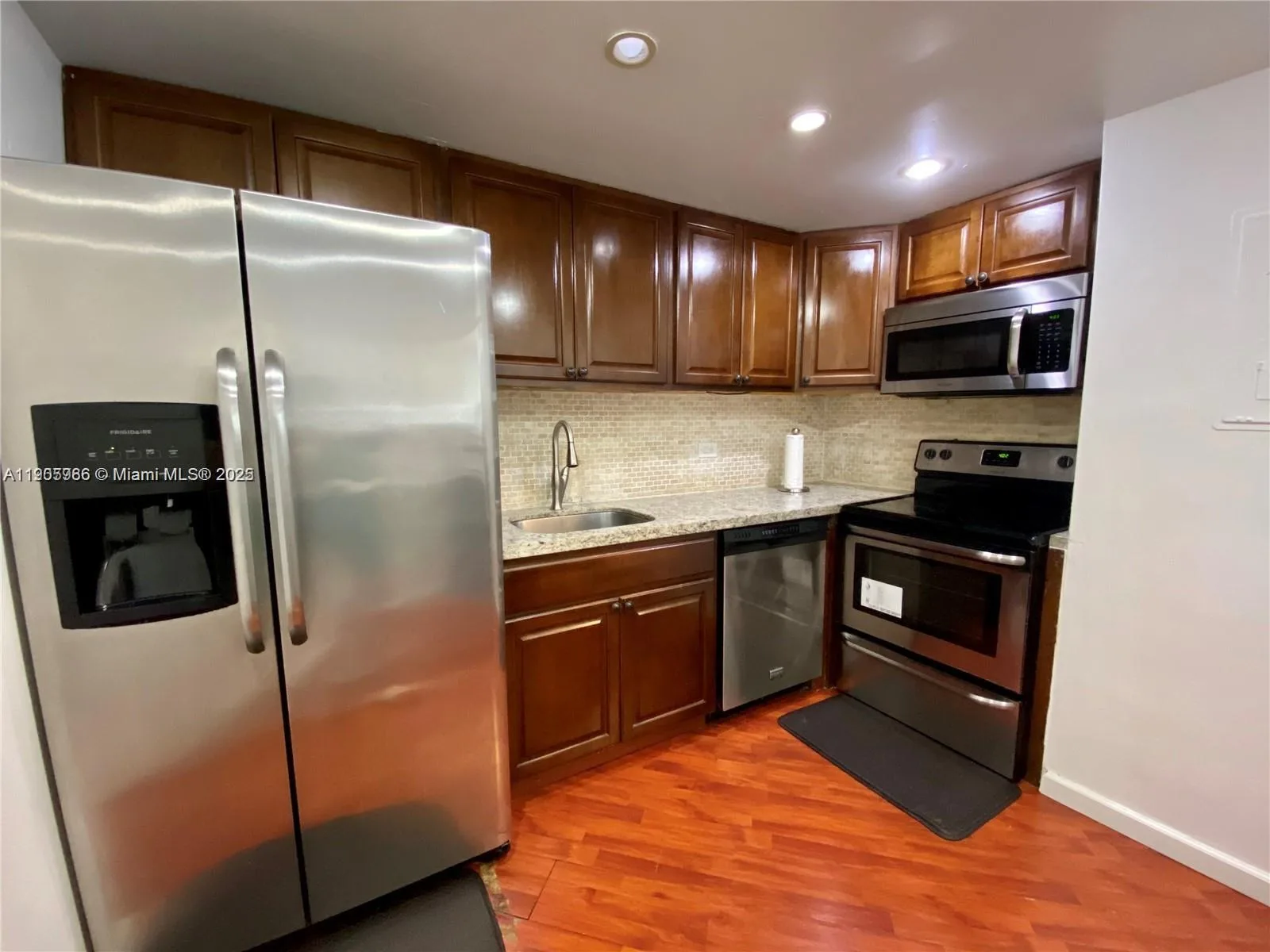 825 Brickell Bay Dr # 742, Miami, FL 33131 photo 3