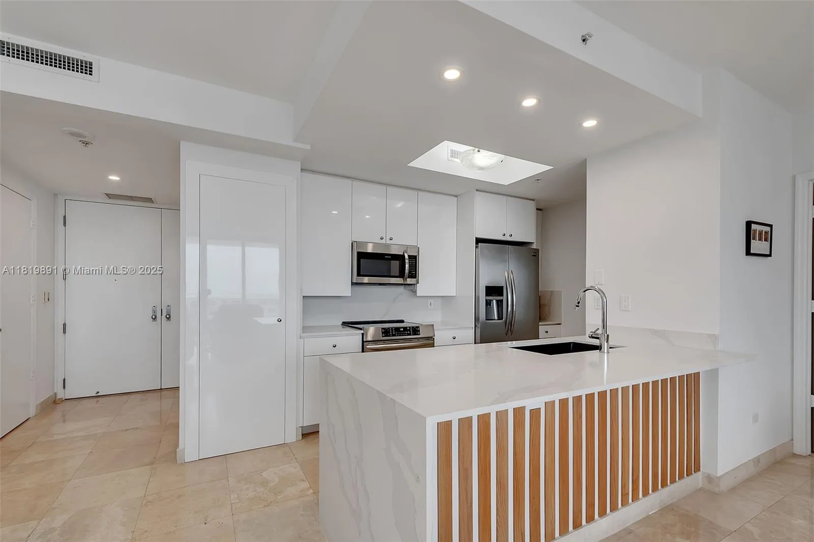 848 Brickell Key Dr # 1803, Miami, FL 33131