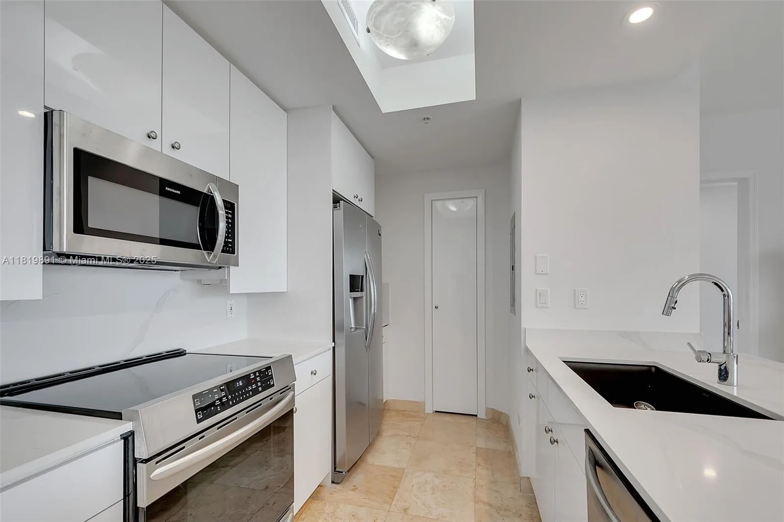 848 Brickell Key Dr # 1803, Miami, FL 33131 photo 5