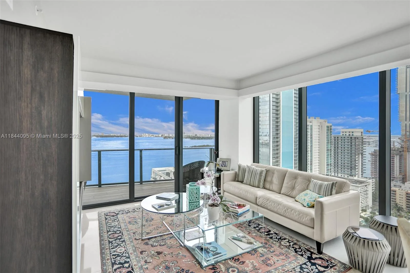 460 NE 28th St # 2608, Miami, FL 33137 photo 2