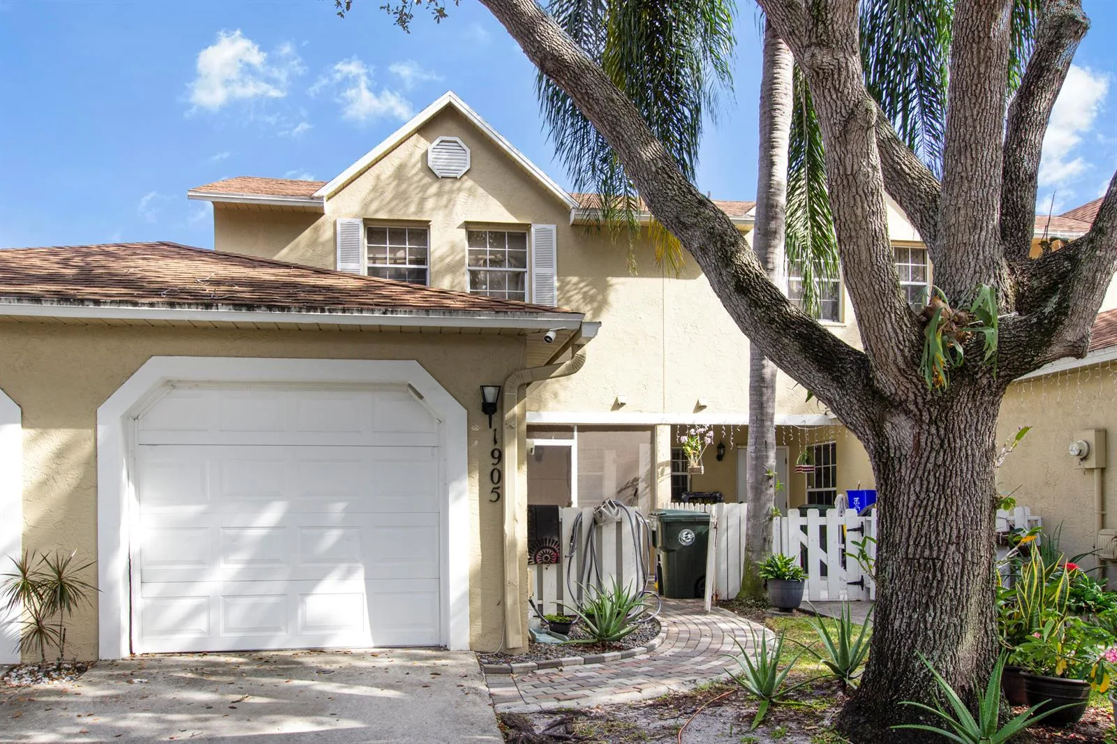 1905 MAPLEWOOD Drive, FL 33415