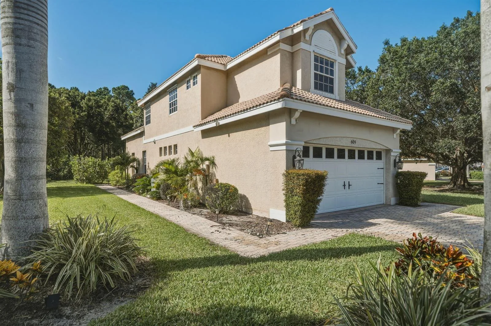 609 SW Saint Thomas Cove, Port St. Lucie, FL 34986 photo 2