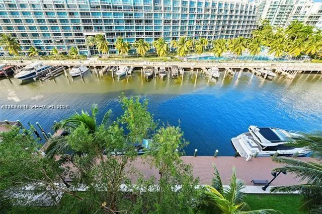 3001 NE 185th St # 615, Aventura, FL 33180