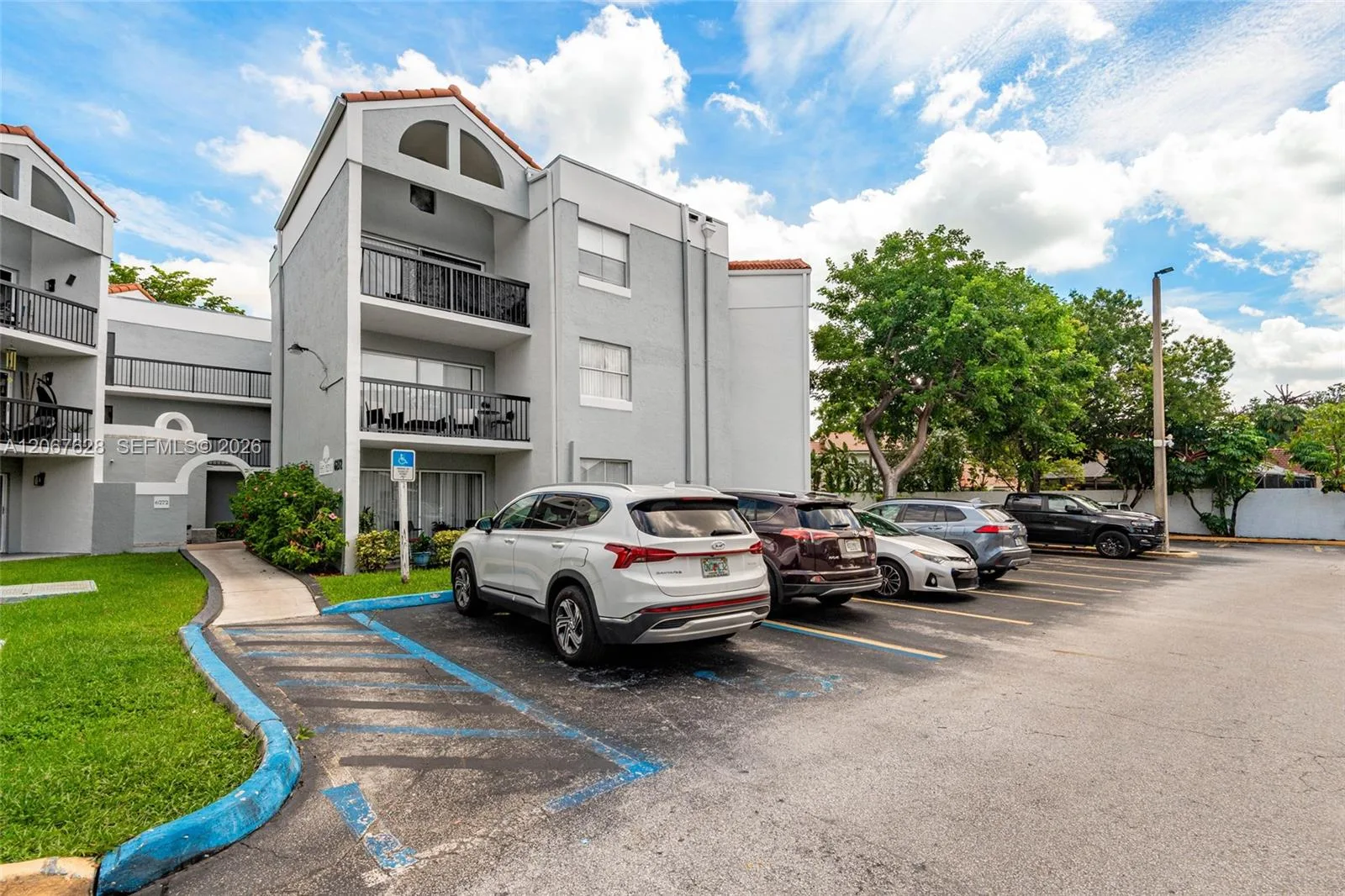 6272 NW 186th St # 106, Miami, FL 33015 photo 2