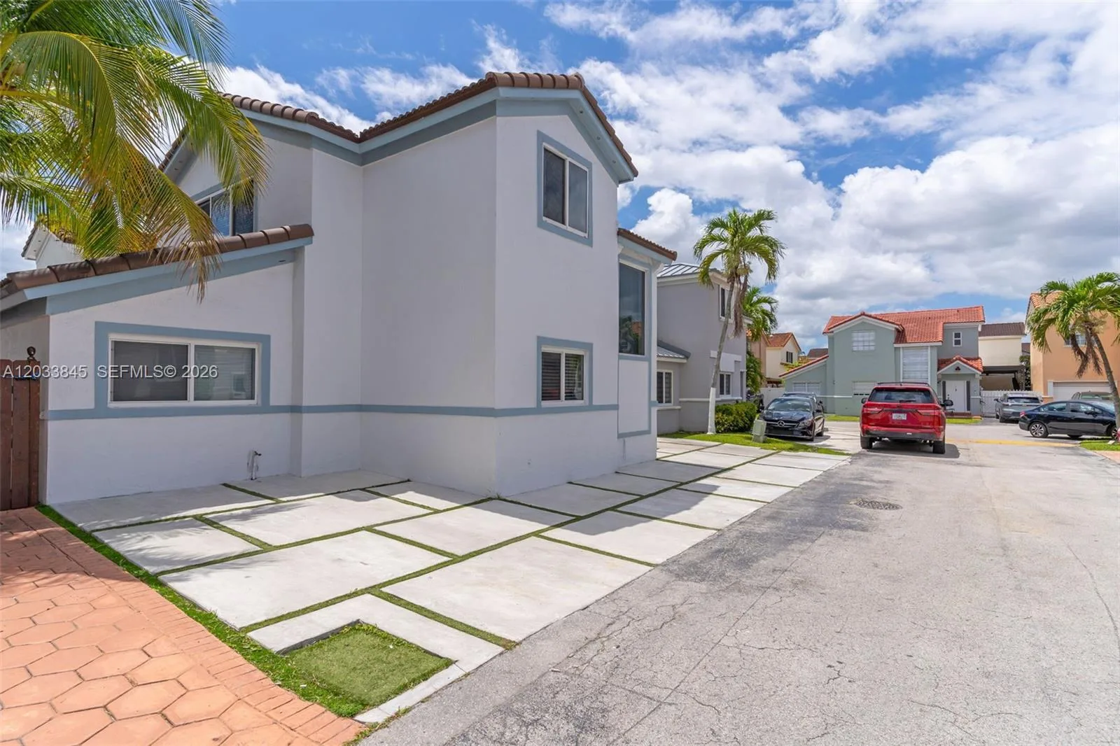 979 NW 126th Path, Miami, FL 33182 photo 2