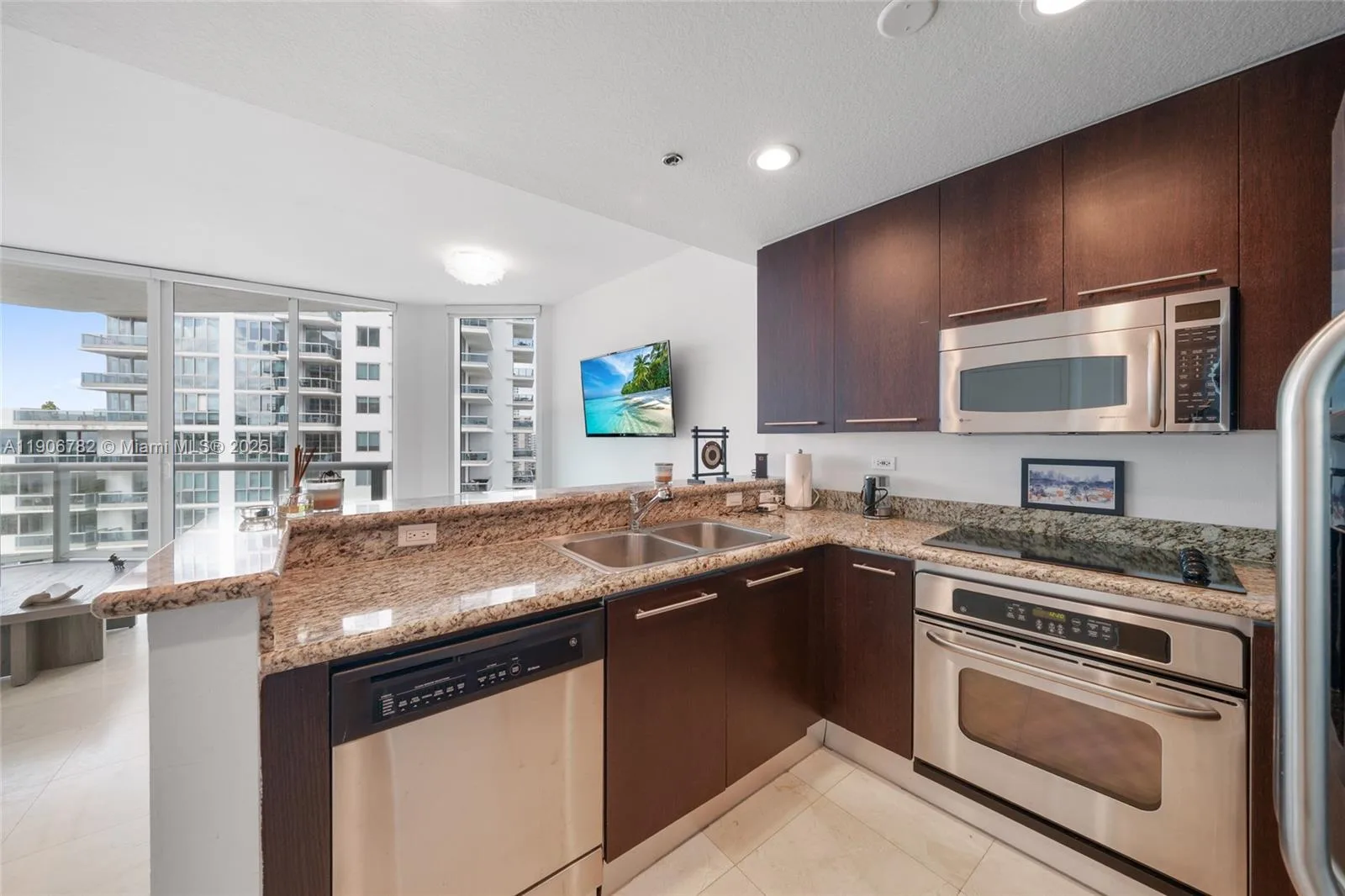 6515 Collins Ave # 1501, Miami Beach, FL 33141 photo 3