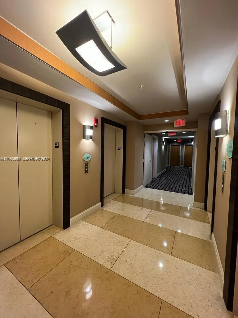 253 NE 2nd St # 3806, Miami, FL 33132 photo 4