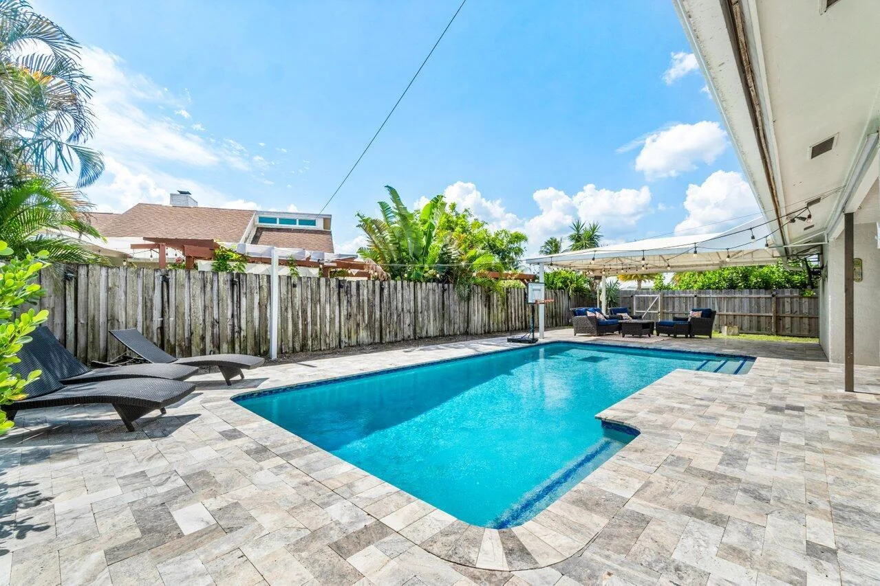 1352 Wyndcliff Drive, Wellington, FL 33414
