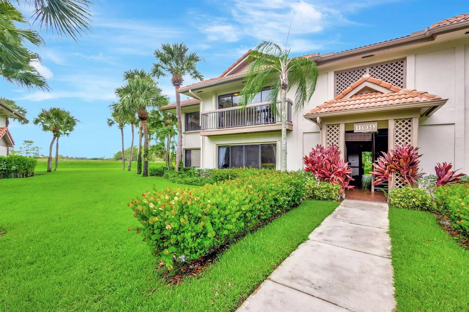 1109 Duncan Circle # 201, Palm Beach Gardens, FL 33418 photo 2