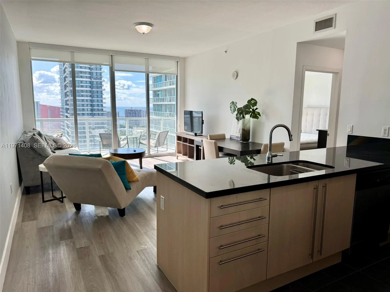 1111 SW 1st Ave # 3018, Miami, FL 33130