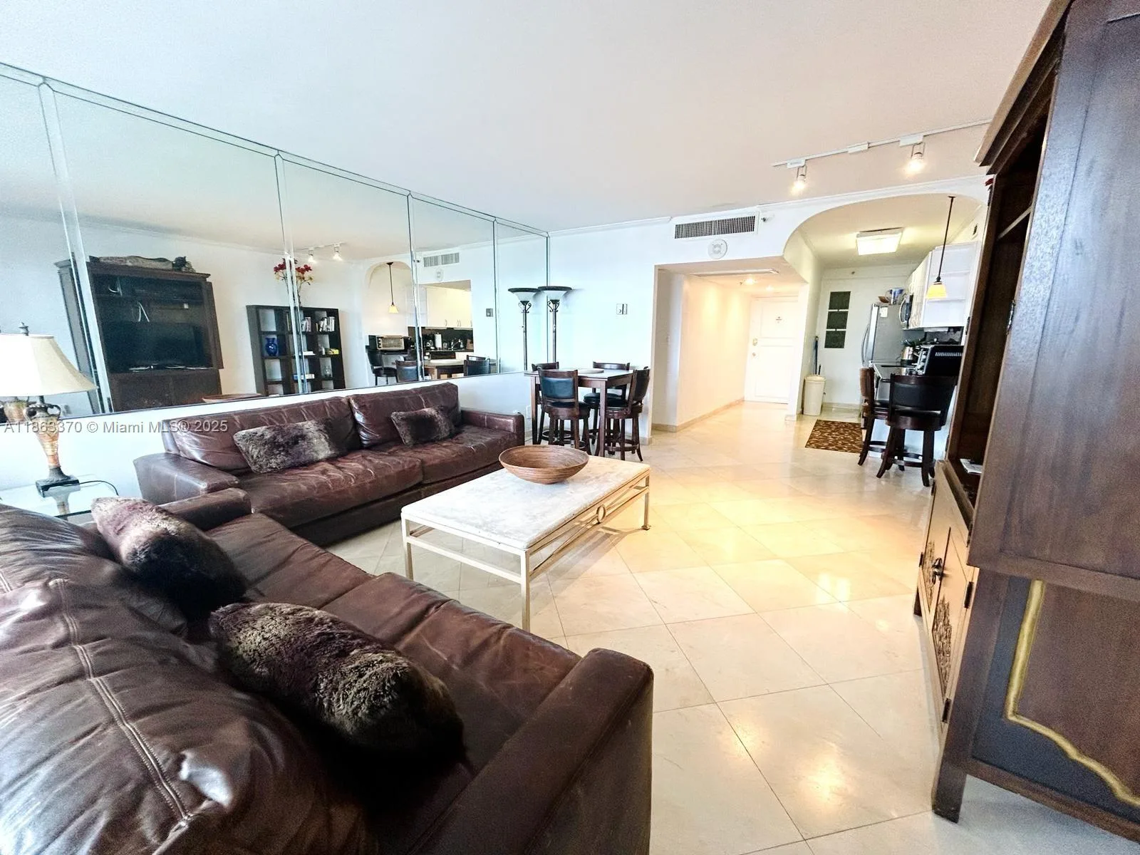 100 Lincoln Rd # 1034, Miami Beach, FL 33139 photo 2