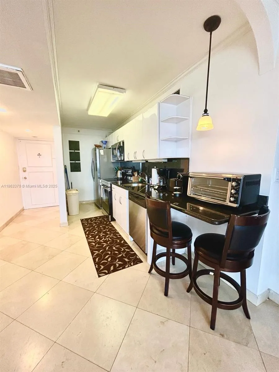 100 Lincoln Rd # 1034, Miami Beach, FL 33139 photo 4