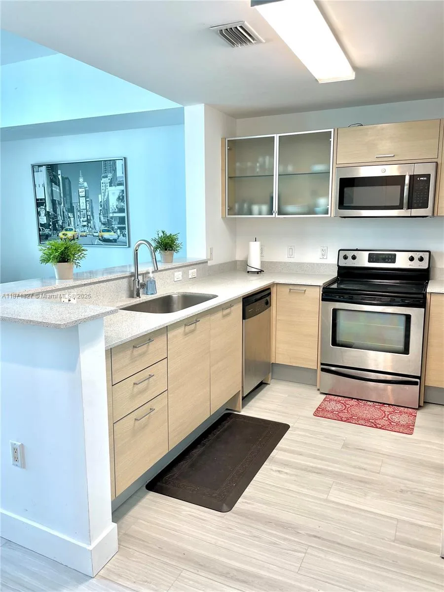 350 NE 24th St # 709, Miami, FL 33137 photo 2