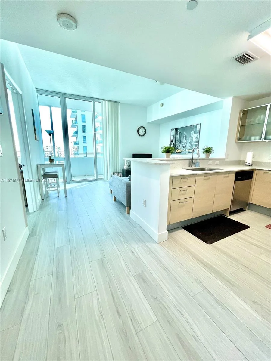 350 NE 24th St # 709, Miami, FL 33137 photo 5