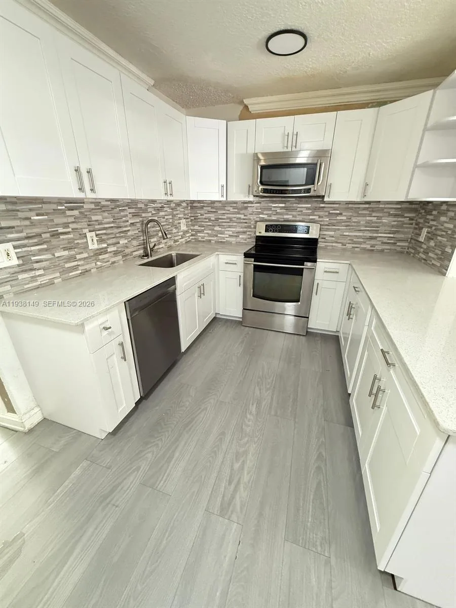 4361 SW 49th Ct, Dania Beach, FL 33314 photo 6
