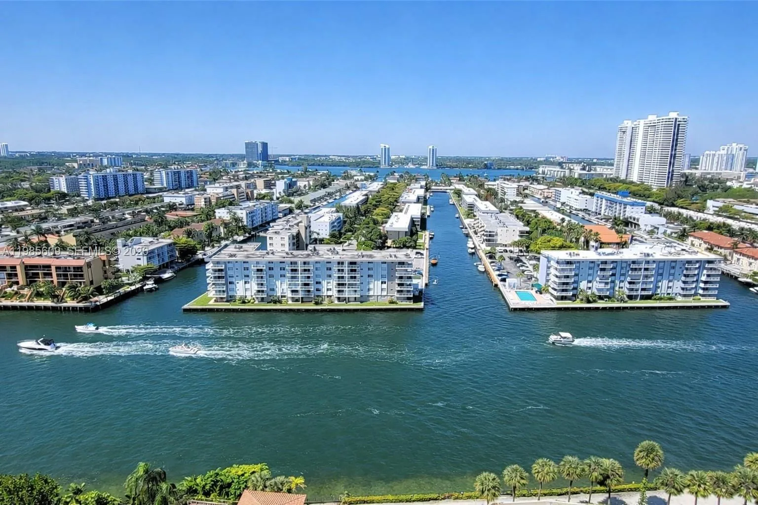 290 W 174th St # 2105, Sunny Isles Beach, FL 33160