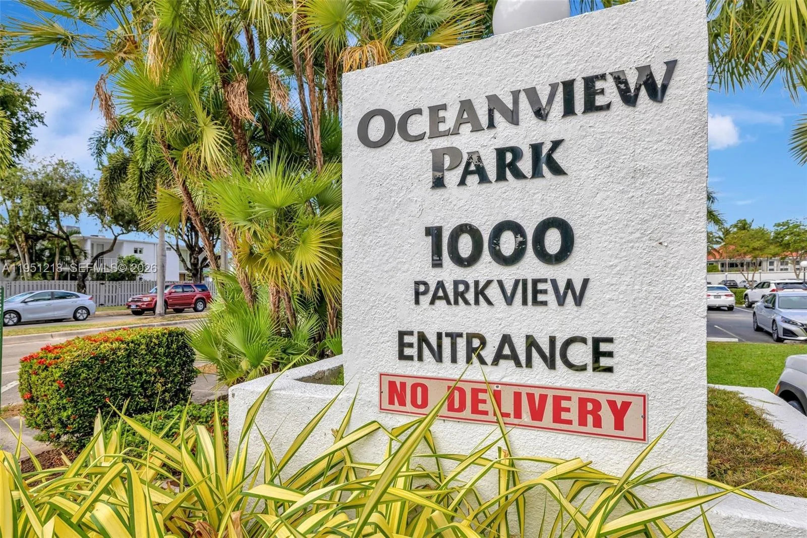 1000 Parkview Dr # 806, Hallandale Beach, FL 33009