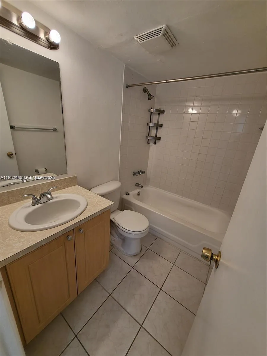 405 S Pine Island Rd # 202D, Plantation, FL 33324 photo 12