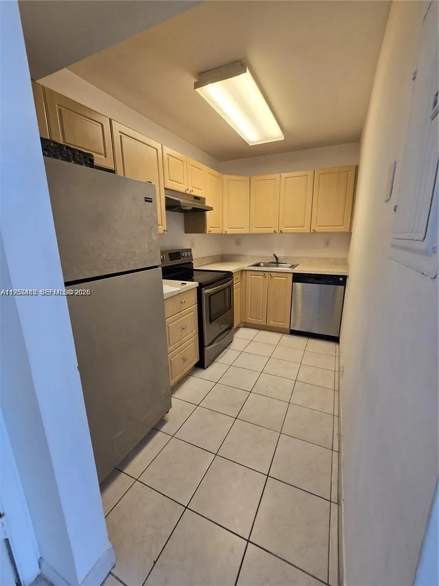 405 S Pine Island Rd # 202D, Plantation, FL 33324 photo 3