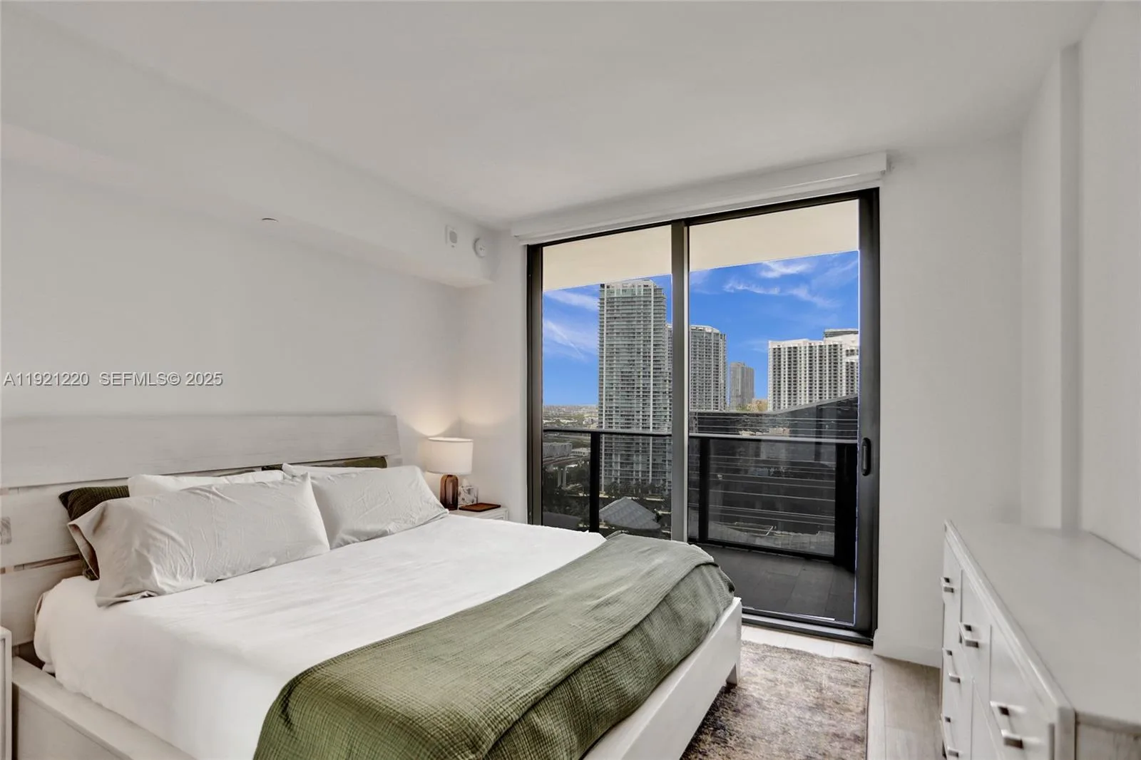 45 SW 9th St # 2001, Miami, FL 33130 photo 10