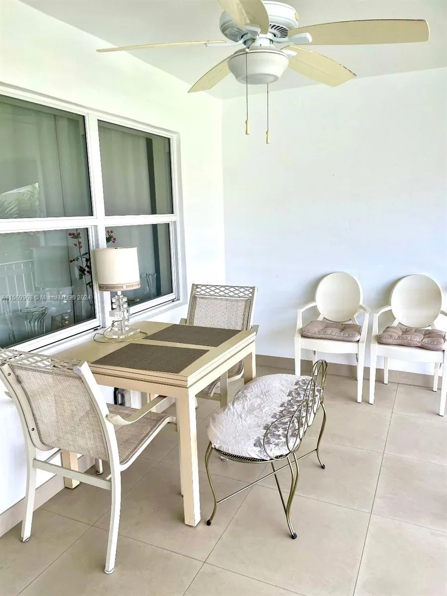 580 Egret Dr # 308, Hallandale Beach, FL 33009 photo 4
