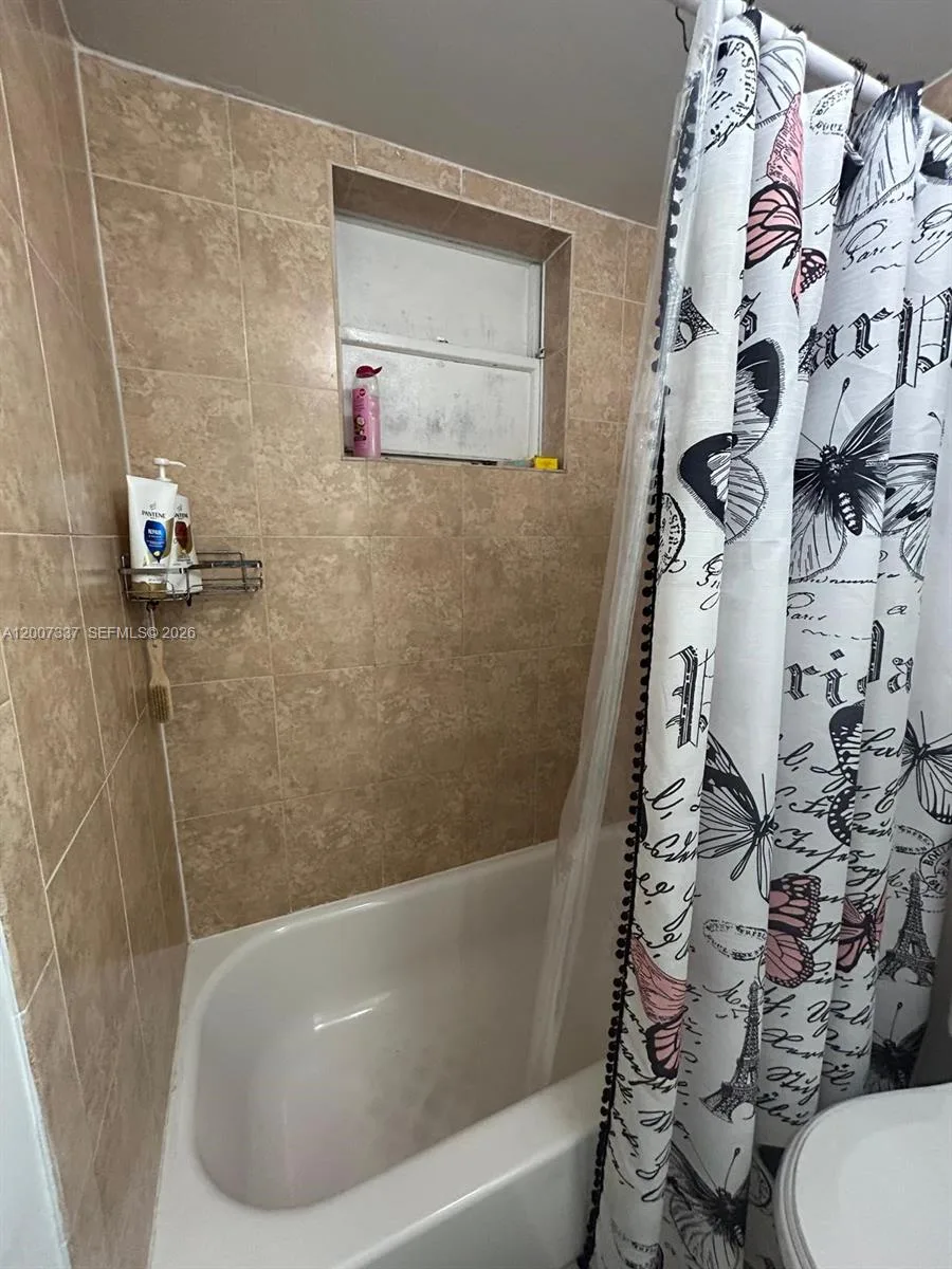 1100 NE 1st Ct # 104, Hallandale Beach, FL 33009 — zdjęcie 2