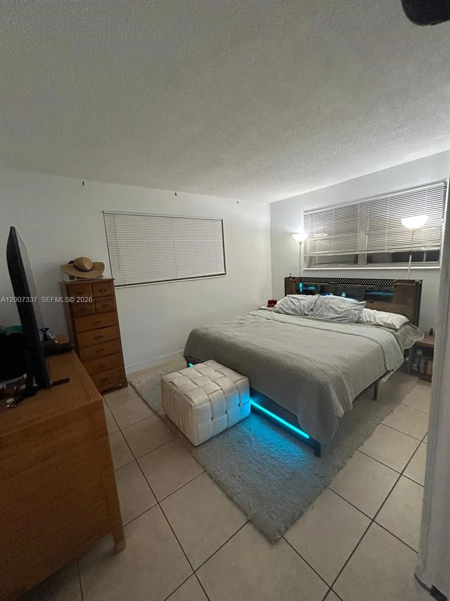 1100 NE 1st Ct # 104, Hallandale Beach, FL 33009 — zdjęcie 4