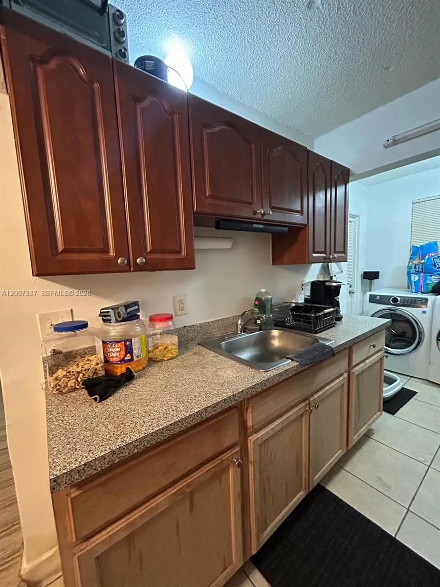 1100 NE 1st Ct # 104, Hallandale Beach, FL 33009 — zdjęcie 5