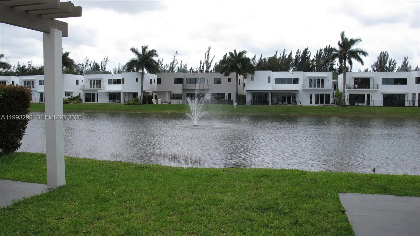 10272 NW 75th Ter, Doral, FL 33178 photo 2
