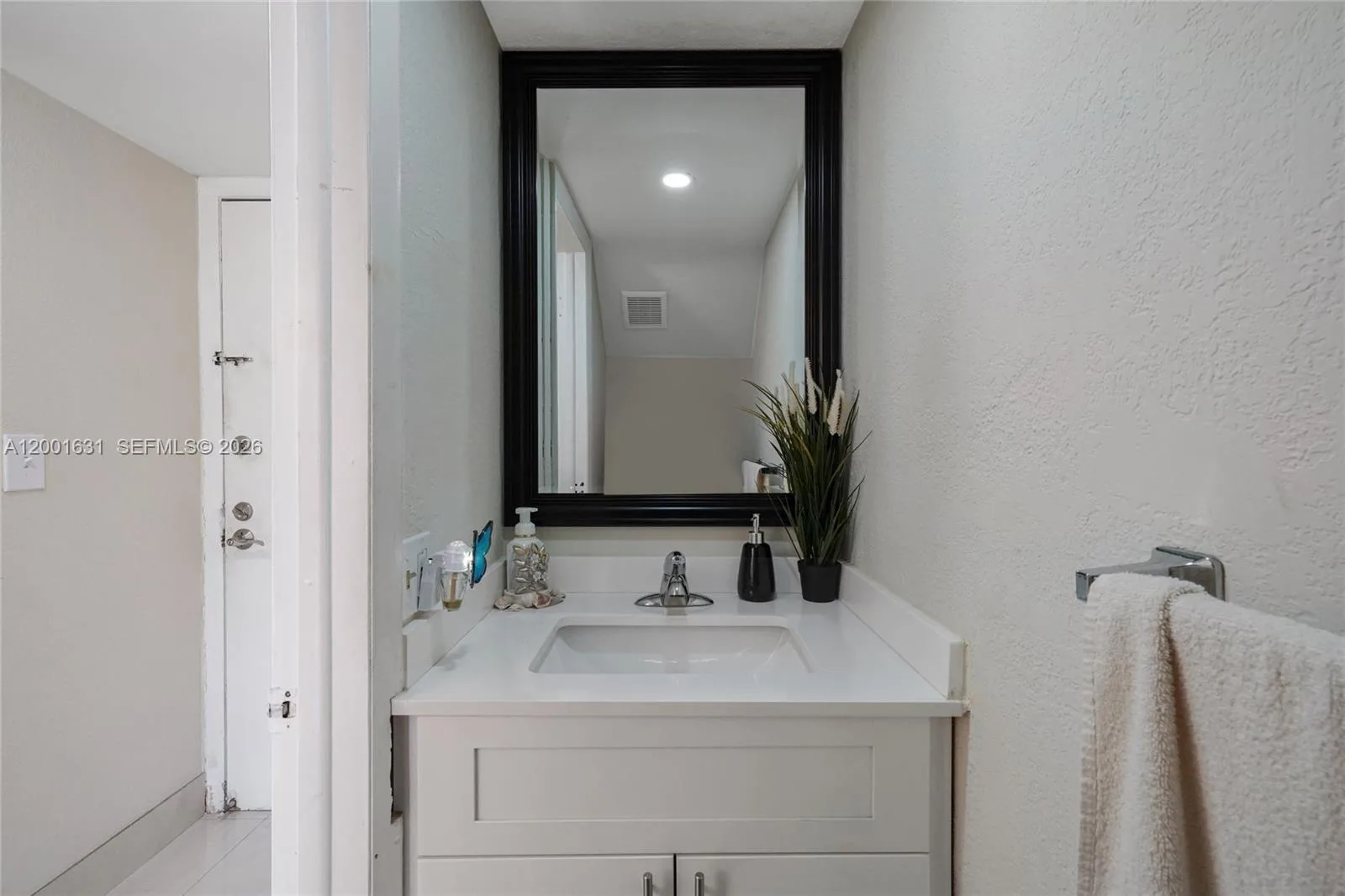 1305 W 53rd St # 429, Hialeah, FL 33012 photo 4