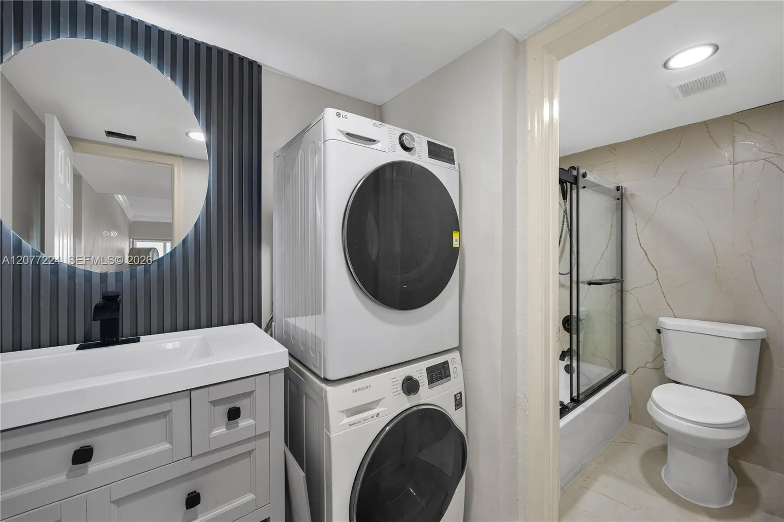3301 Spanish Moss Ter # 806, Lauderhill, FL 33319