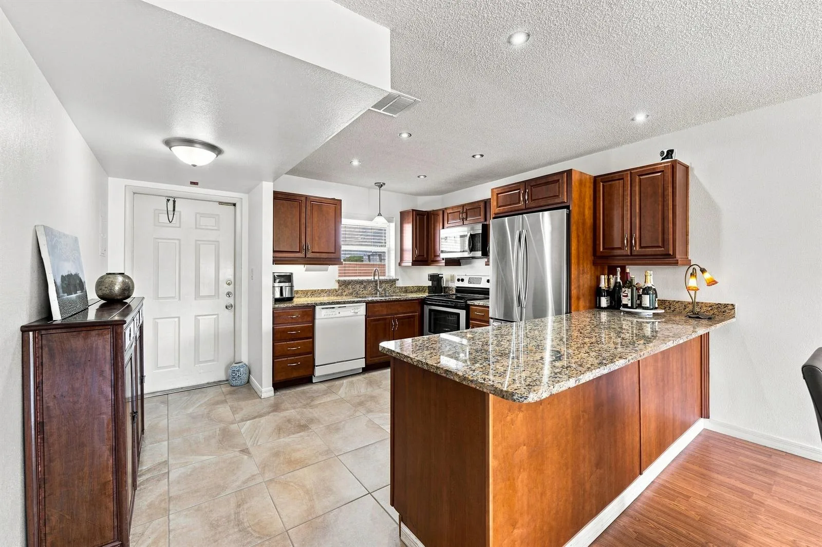 805 W Oakland Park Boulevard, Oakland Park, FL 33311