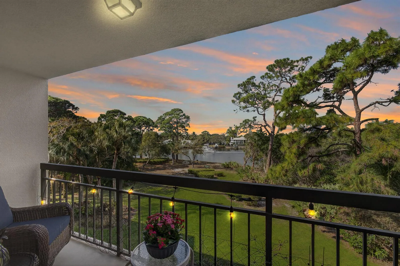 1901 MARINA ISLE Way # 304, Jupiter, FL 33477