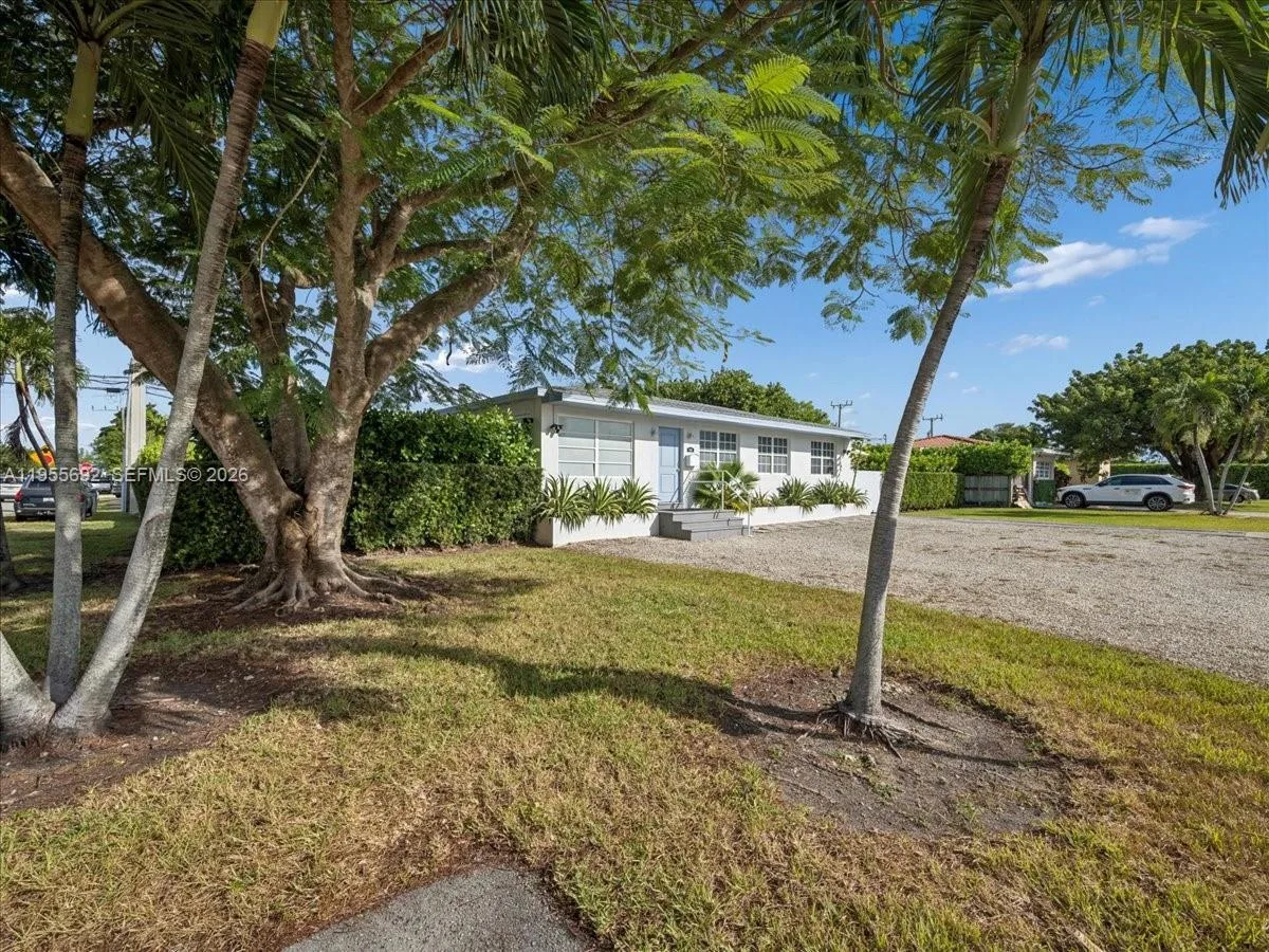 6891 SW 26th Ter, Miami, FL 33155 photo 3