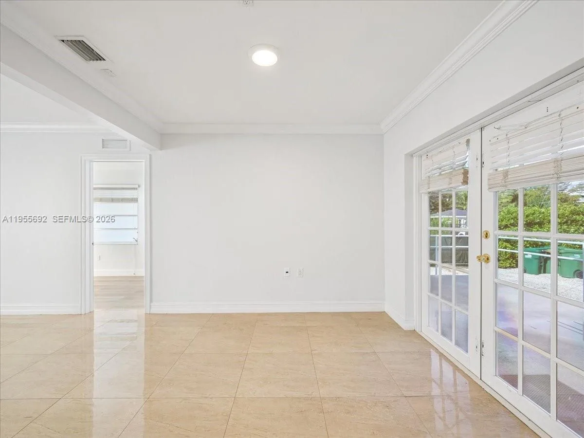6891 SW 26th Ter, Miami, FL 33155 photo 7