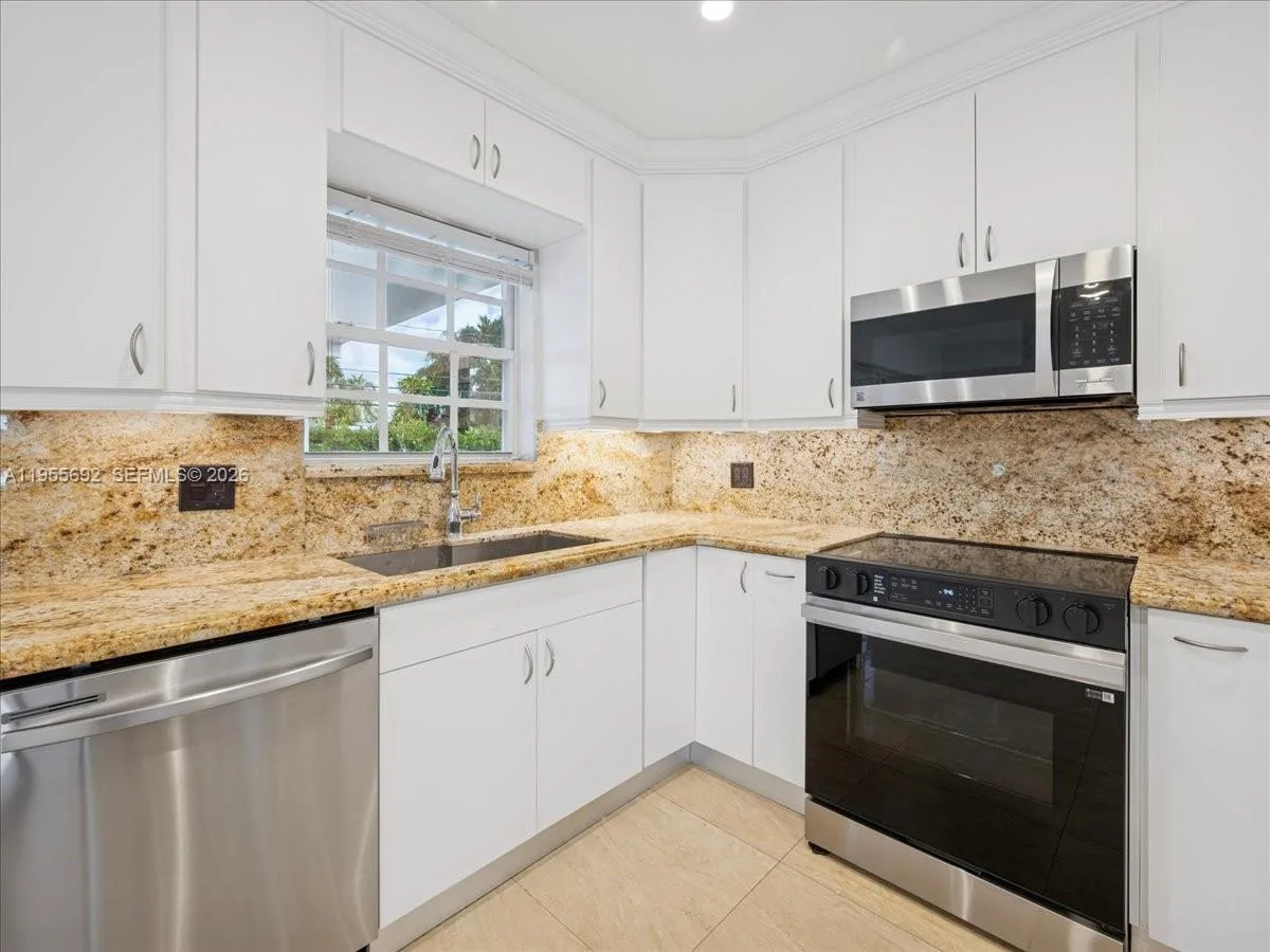 6891 SW 26th Ter, Miami, FL 33155 photo 9