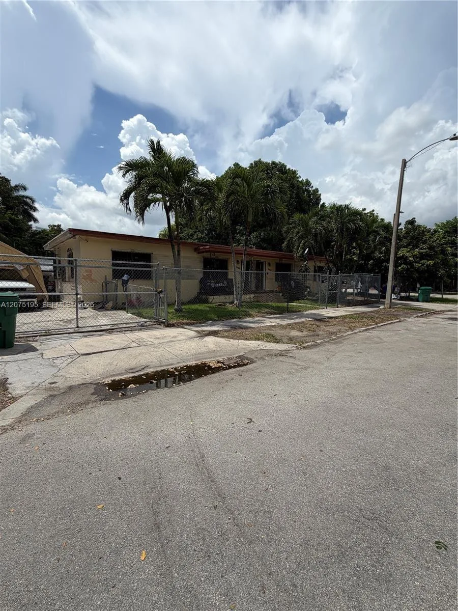 2340 NW 15th Ave, Miami, FL 33142 photo 2