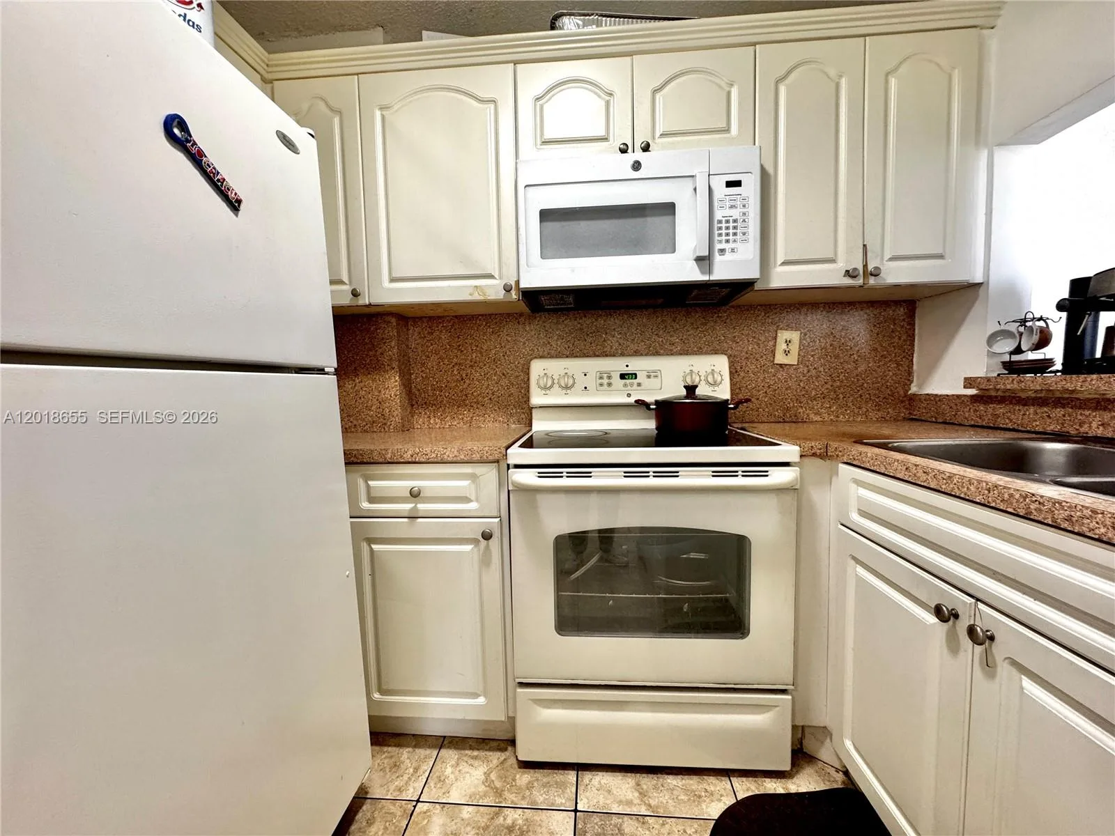 8145 NW 7th St # 404, Miami, FL 33126 photo 2