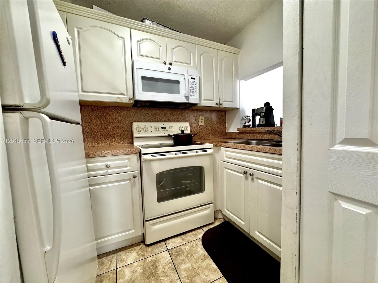 8145 NW 7th St # 404, Miami, FL 33126 photo 3